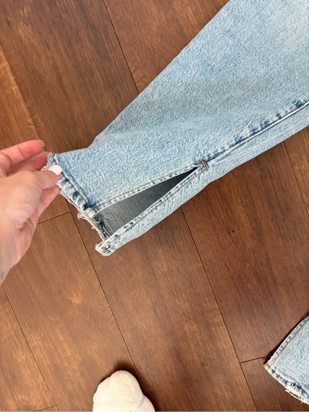 Good American High-Rise Jeans in Pale Blue Denim - Picture 4 of 4